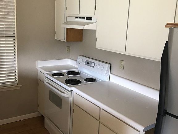 4th image of 4500 E Oltorf St #D-417