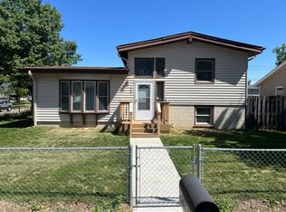 1504 Stella Ave, Carter Lake, IA 51510