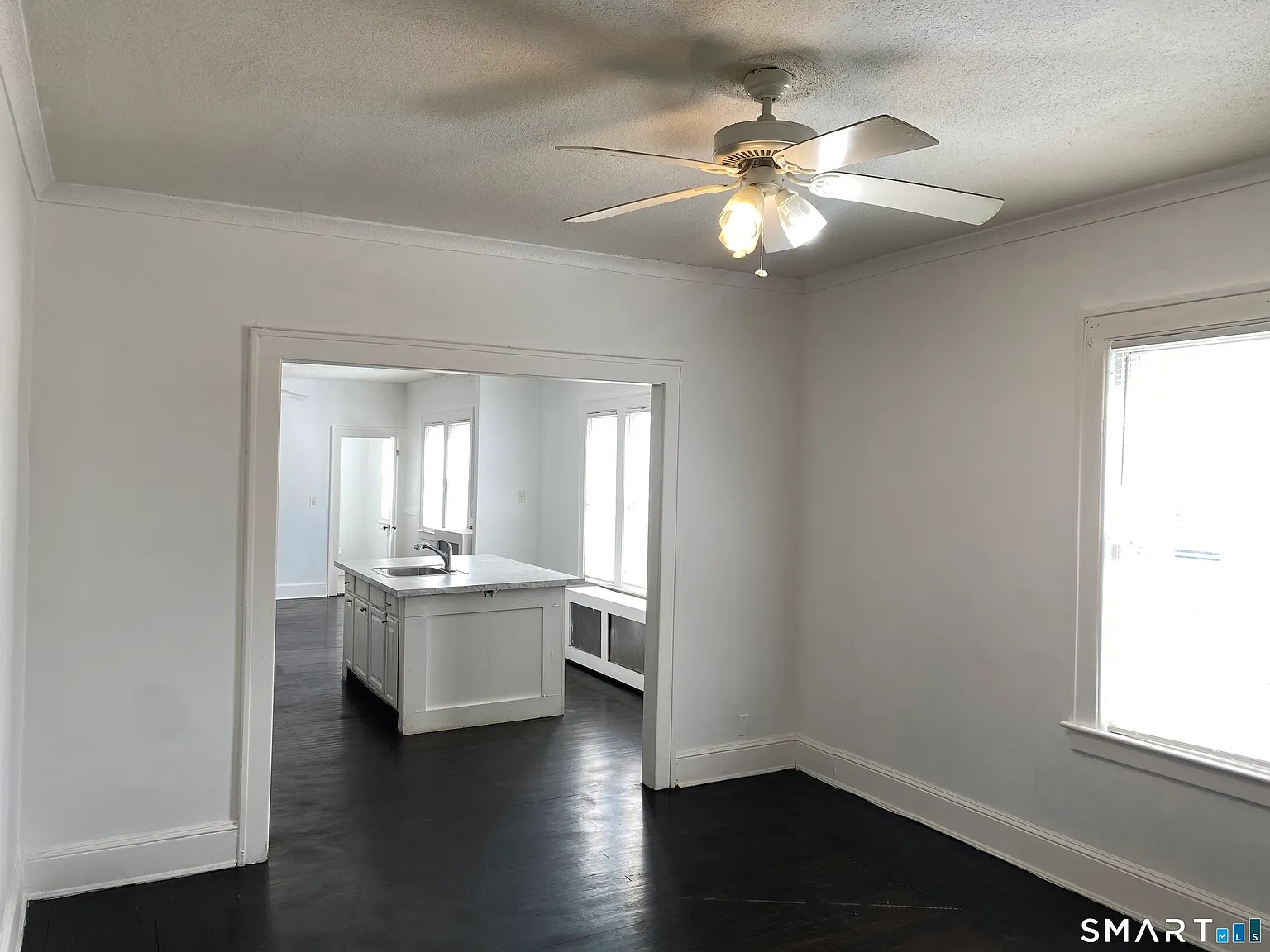 3 bed, 1.5 bath, 2632 sqft, $2,200 — Photo 2