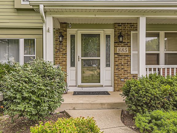 3rd image of 885 Bonnie Brae Ln