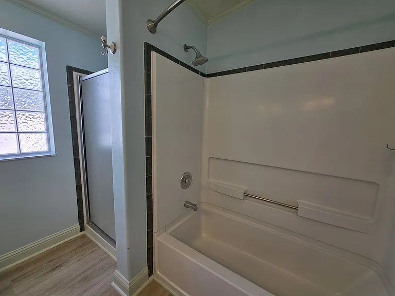 2921 Dupont St S — Photo 22