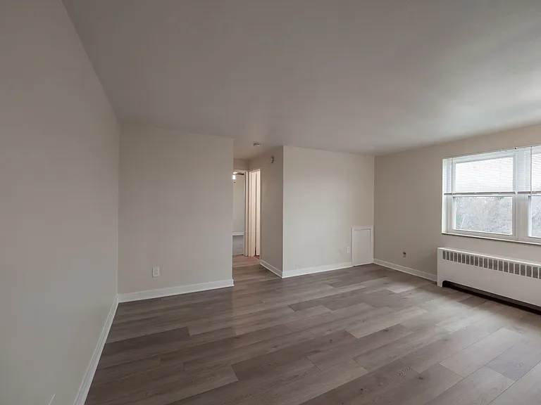 810 Perry Hwy — Photo 4