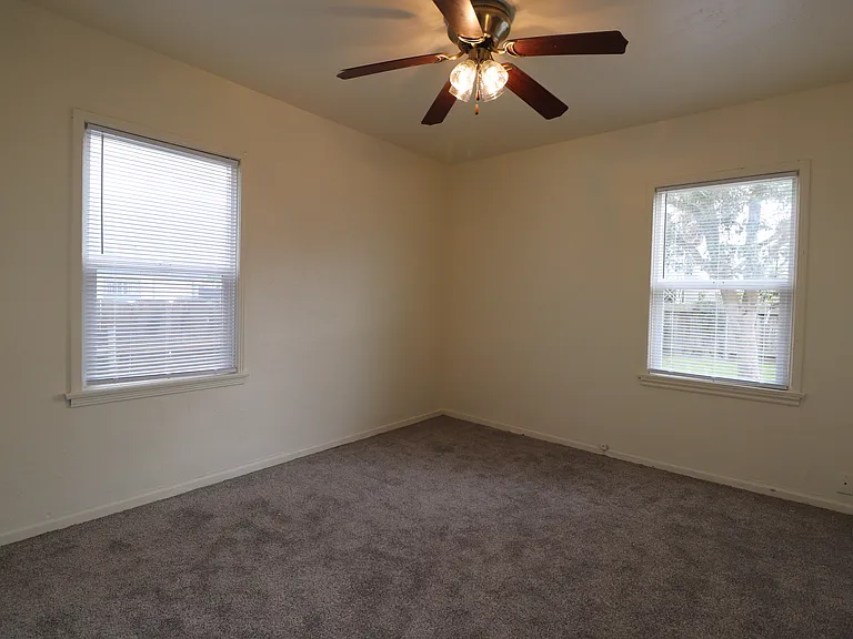 728 W El Camino St — Photo 7