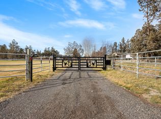 869 SW 55th Pl, Redmond, OR 97756