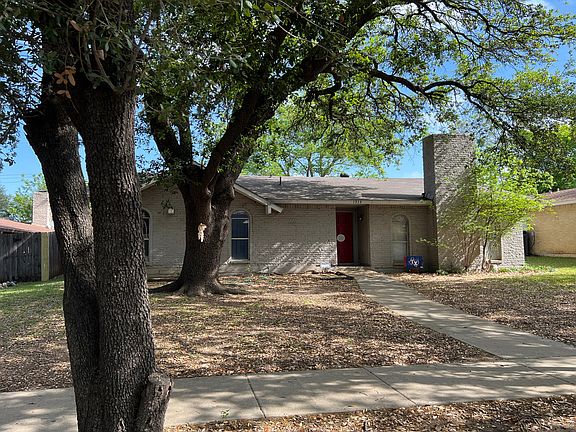 3rd image of 1515 Camelia Dr