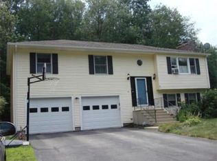 43 Fairview Ave, Dudley, MA 01571