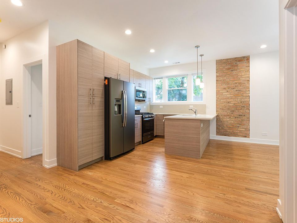 1st image of 5031 N Winchester Ave #2