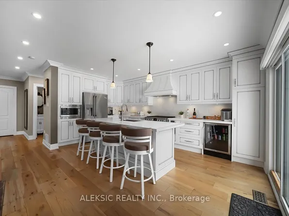 33 Hillpath Cres, Brampton, ON L6Z 4T7