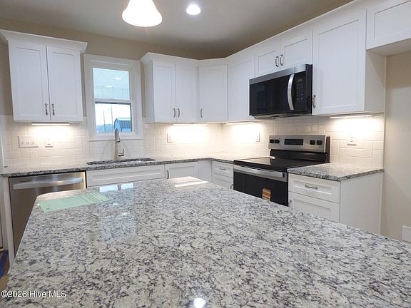 4th image of 248 Rae Street