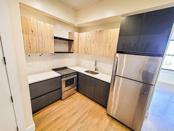 3rd image of 345 Cypress Ave APT 5F