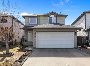 992 Regency Dr, Strathcona County, AB T8A 2H4