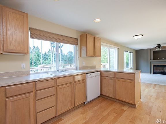 5th image of 5704 63rd Ave W