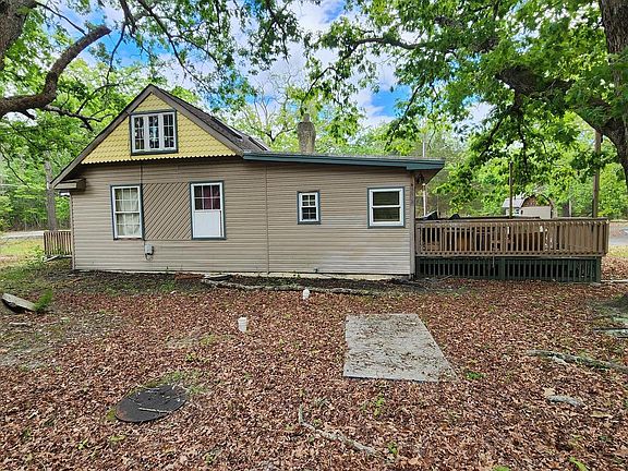 4th image of 1033 Maple Ave
