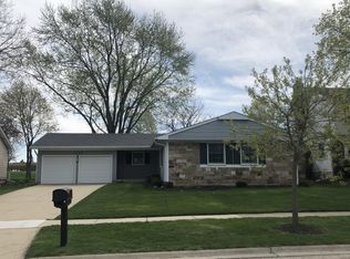 1119 Whitehall Dr, Buffalo Grove, IL 60089