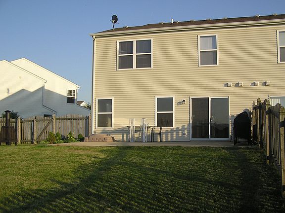 4th image of 390 Wedgewood Cir