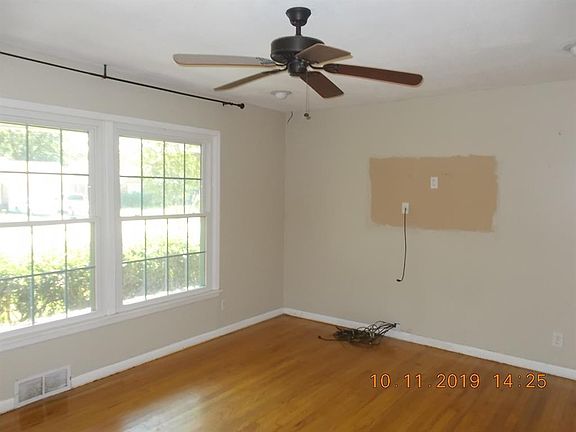 3rd image of 1213 McDonald Dr