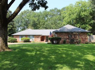 5 Beauregard Dr, Vicksburg, MS 39183