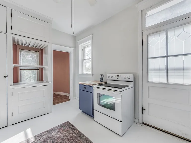 4957 McPherson Ave #D — Photo 2