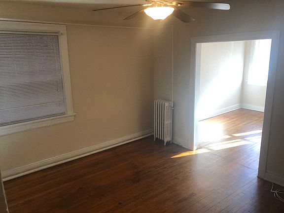 3rd image of 1008 N Belmont Ave APT A