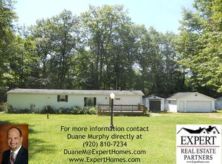 E1483 E River Hill Rd, Iola, WI 54945