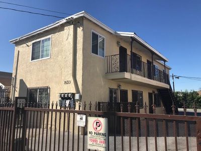 1631 S Hoover St, Los Angeles, CA, 90006
