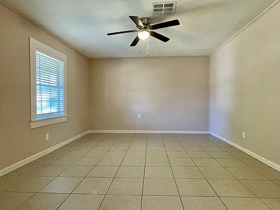 4th image of 2210 Camille St