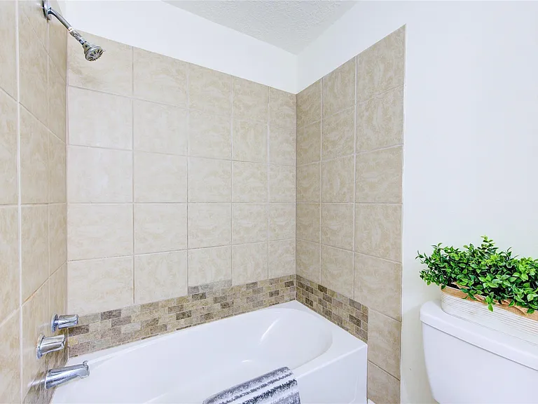 950 Grand Junction Dr — Photo 21
