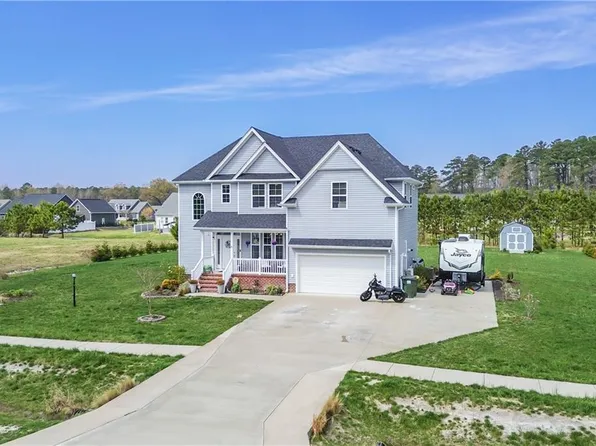 104 Foxglove Dr, Moyock, NC 27958