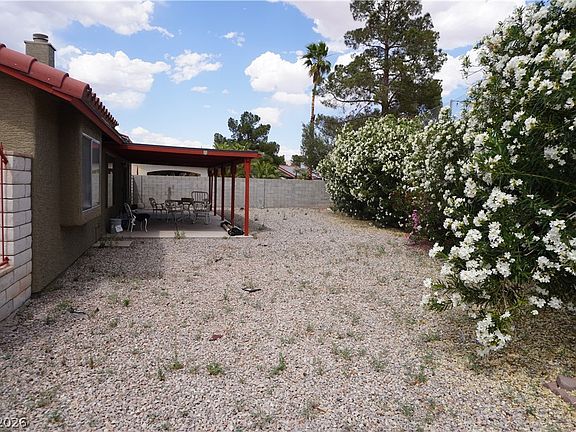 3rd image of 738 Loganrun Ln
