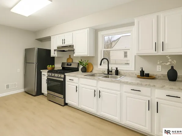 4051 Pratt St, Omaha, NE 68111