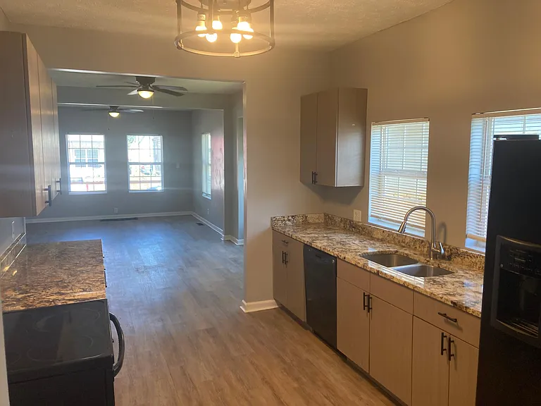 821 N Rural St — Photo 7