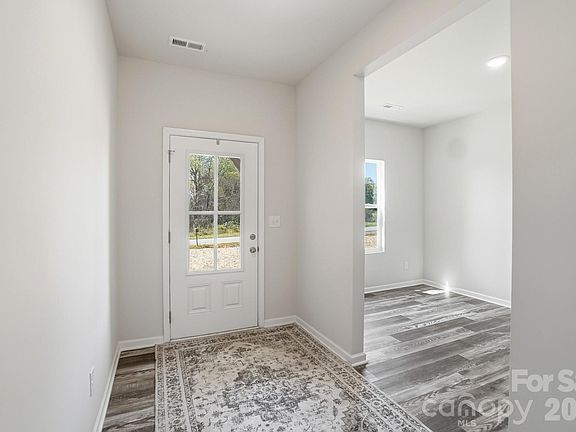 4th image of 3248 Killian Rd