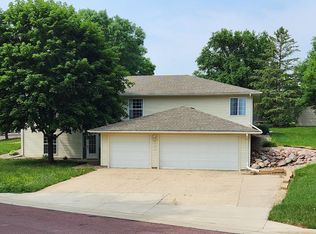 629 Plum Ave, Windom, MN 56101
