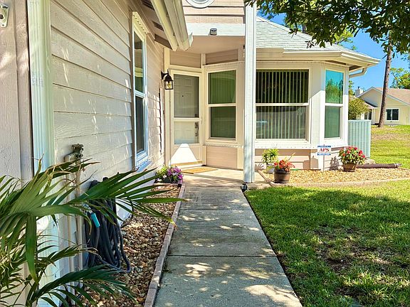 4th image of 982 Breezemont Ct