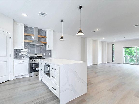 4th image of 5638 Dolores St