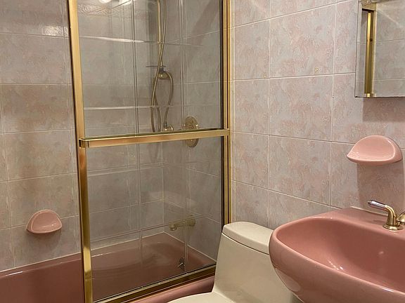 3rd image of 14368 Franklin Ave #1