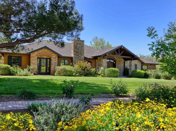 25041 Oakana Rd, Ramona, CA 92065