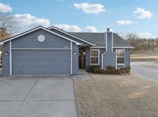 404 E Latimer Pl, Tulsa, OK 74106