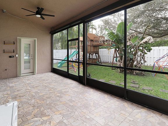 5th image of 1142 NW 141st Ave