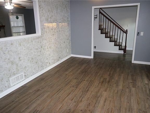 3rd image of 1302 Stephens St SW