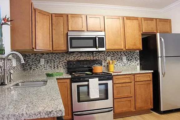 3016 Pickett Rd — Photo 7