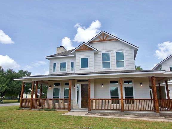 2nd image of 701 Fairview Ave