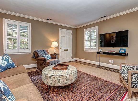 5th image of 2514 Chesterfield Ave