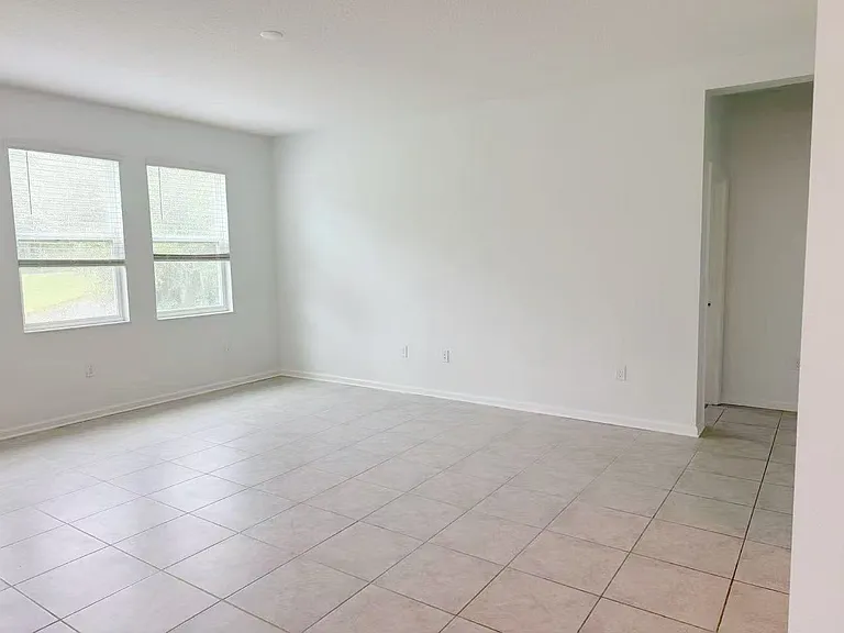 16493 Champlain St — Photo 8