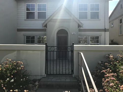 1684 Lone Oak Trl Photo 1