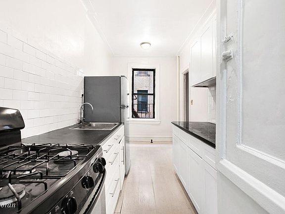 3rd image of 263 Eastern Pkwy APT 3D