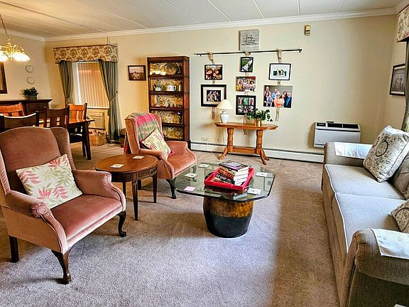 5th image of 224 S Oak Park Ave APT 1B