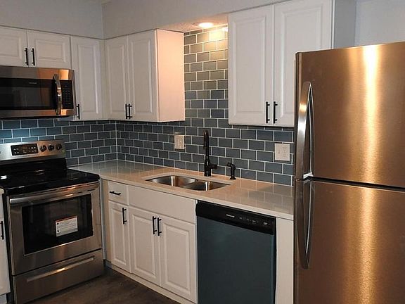 4th image of 1922 NE Knollbrook St