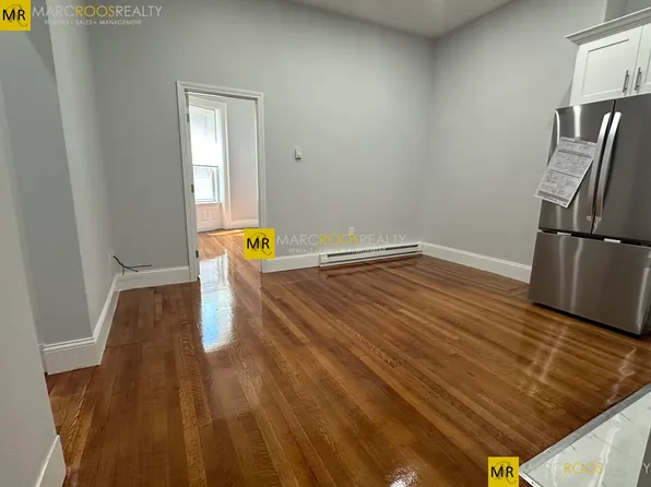 470 Commonwealth Ave APT 2, Boston, MA 02215