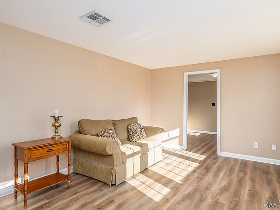 4th image of 613 Woodvale Rd